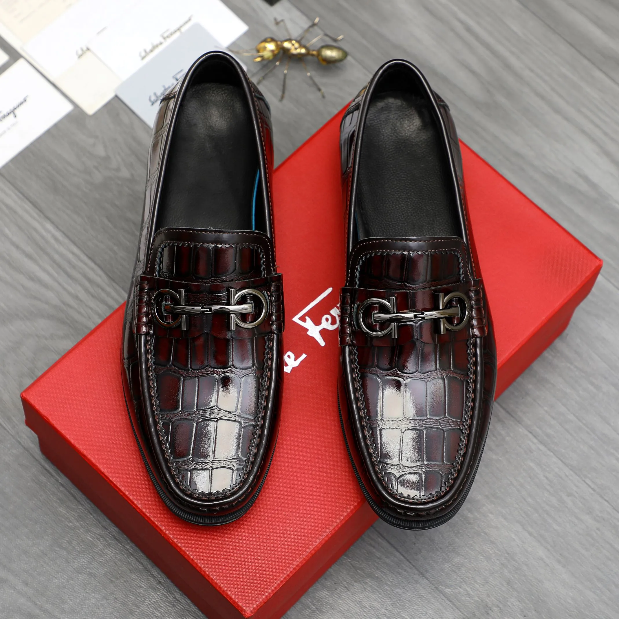 Men's shoes 💰p442 Product trademark: Ferragamo "Ferragamo" business slip-on leather shoes. Regular size: 38-46 (45.46 is custom-made and non-returnable) Product materials: Selected color-grabbed stone pattern embossed cowhide upper, cowhide lining, rubber outsole